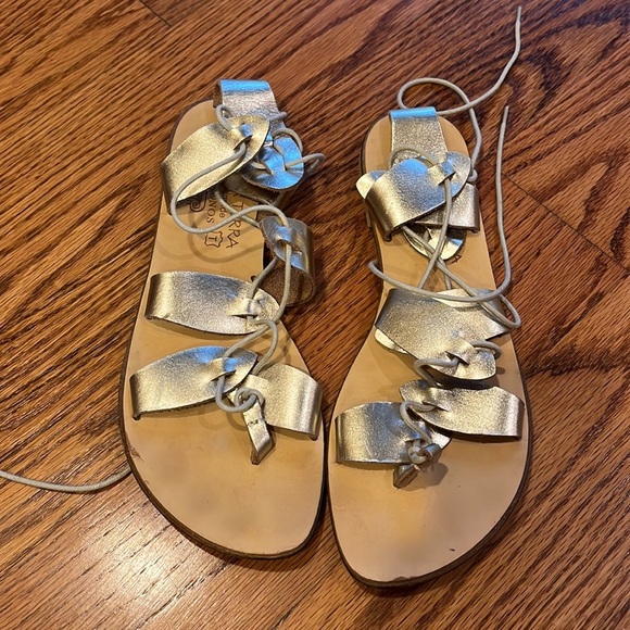 Mater Terra Woman’s Silver Sandals Size 40 - Picture 2 of 7